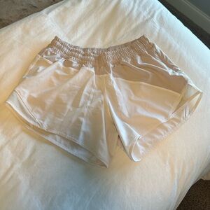 Lululemon Hotty Hot Low-Rise Lined Short 4"